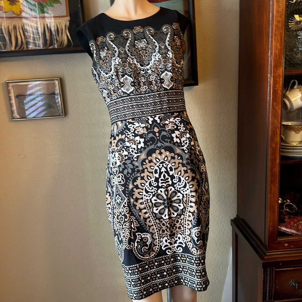 Roz Ali size 4 midi dress